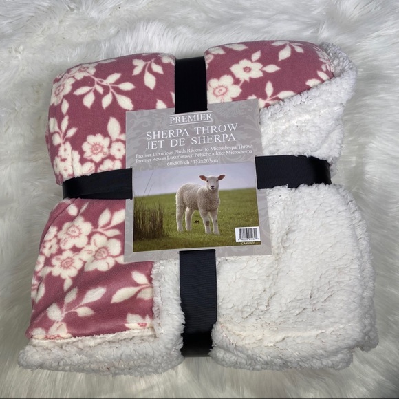 Kate & Co. Other - ✨SALE✨Dusty Rose Floral Micromink Sherpa T…